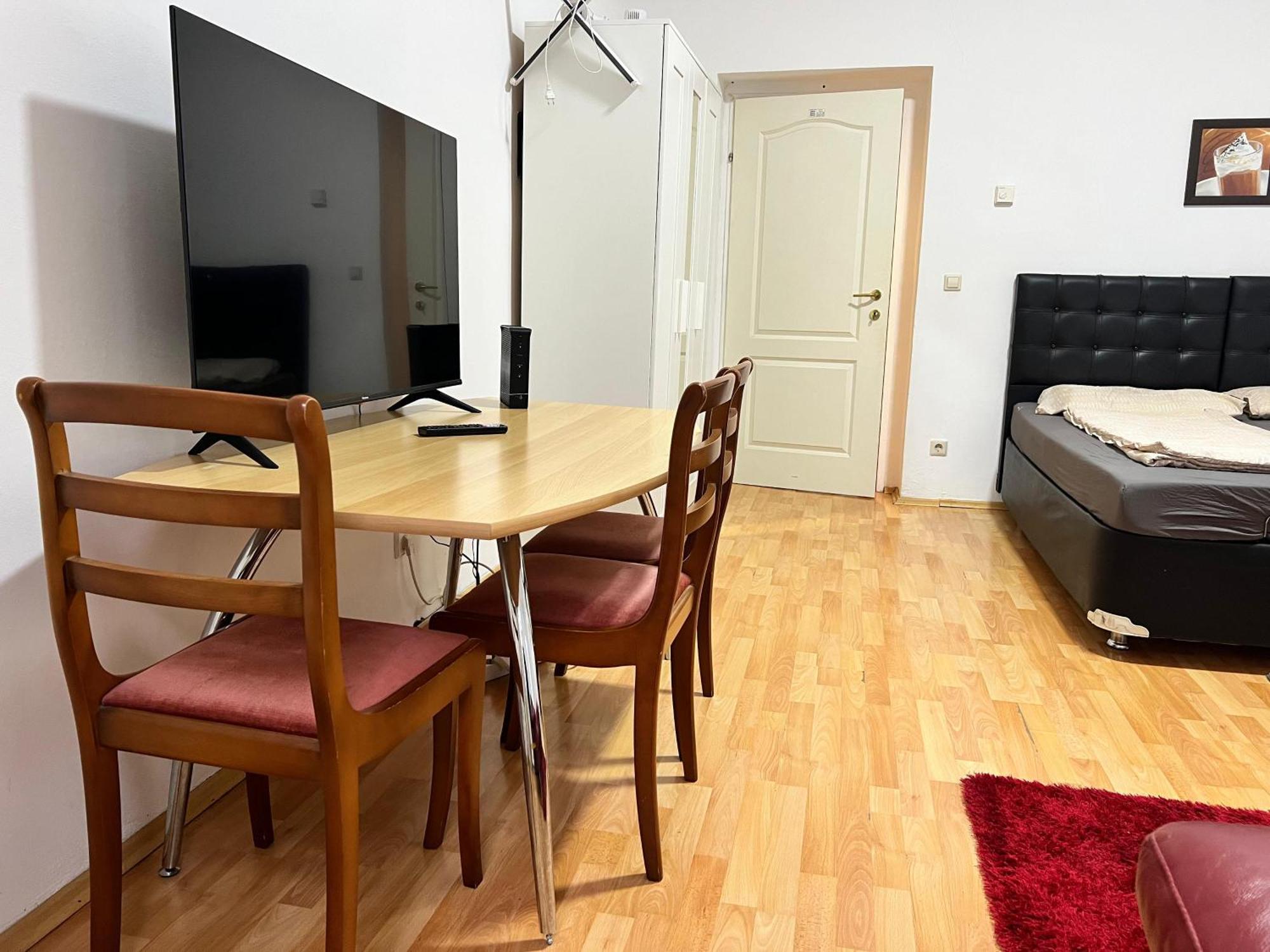 Cozy 2br Apt- Near Danube River Apartment Wien